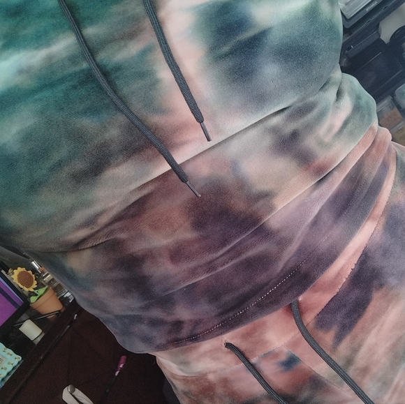 Two piece velvet velour high rise leggings and hoodie set size small - Picture 1 of 7